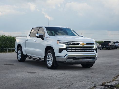 Used 2023 Chevrolet Silverado 1500 LTZ w/ LTZ Convenience Package II AWD/4WD image 3