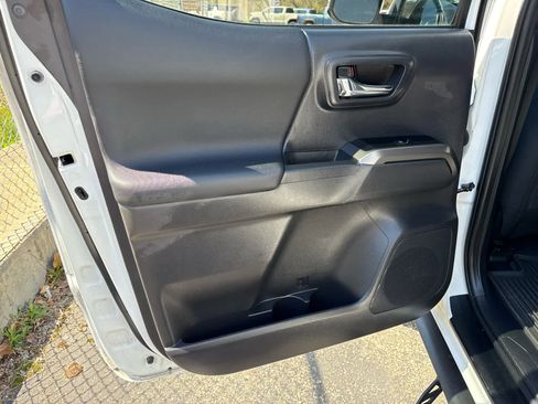 Used 2023 Toyota Tacoma TRD Off-Road w/ Technology Package image 24