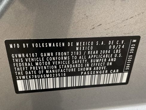 Used 2025 Volkswagen Jetta SE image 28