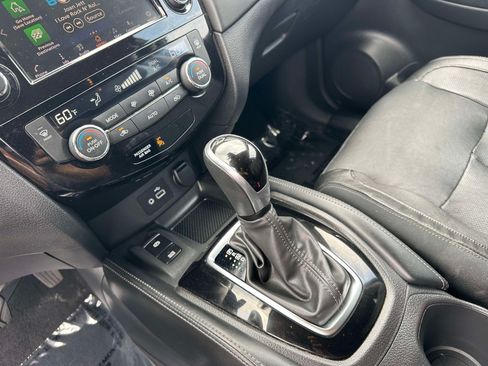 Used 2020 Nissan Rogue SL w/ Premium Package AWD/4WD image 13