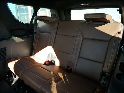 Certified 2024 Chevrolet Suburban High Country image 9