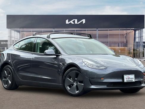 Used 2022 Tesla Model 3 Long Range AWD/4WD image 2