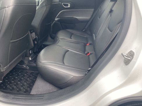 Certified 2023 Jeep Compass Latitude image 19