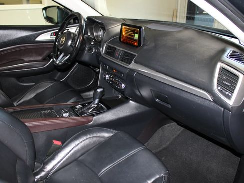 Used 2017 MAZDA MAZDA3 Touring FWD image 29