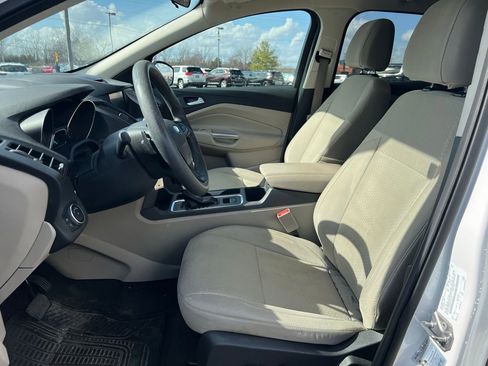 Used 2017 Ford Escape SE w/ Equipment Group 201A image 7