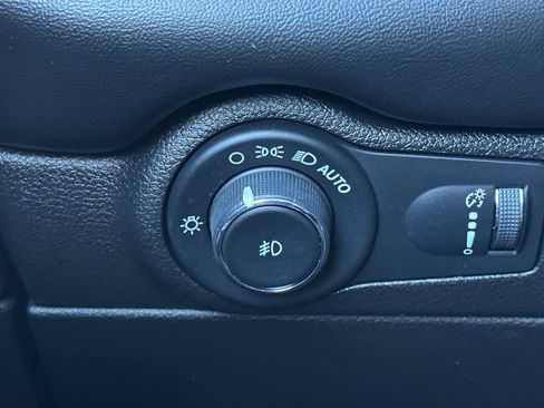 Used 2021 Dodge Durango GT image 32