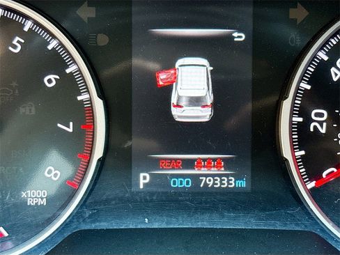 Used 2020 Toyota RAV4 LE image 13