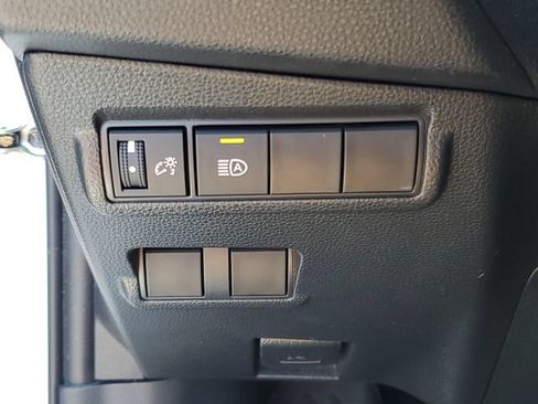 Used 2022 Toyota Corolla Cross LE w/ Moonroof Package FWD image 21