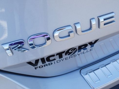 Used 2017 Nissan Rogue SV AWD/4WD image 15