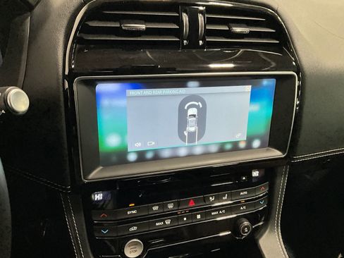 Used 2018 Jaguar F-PACE S image 20