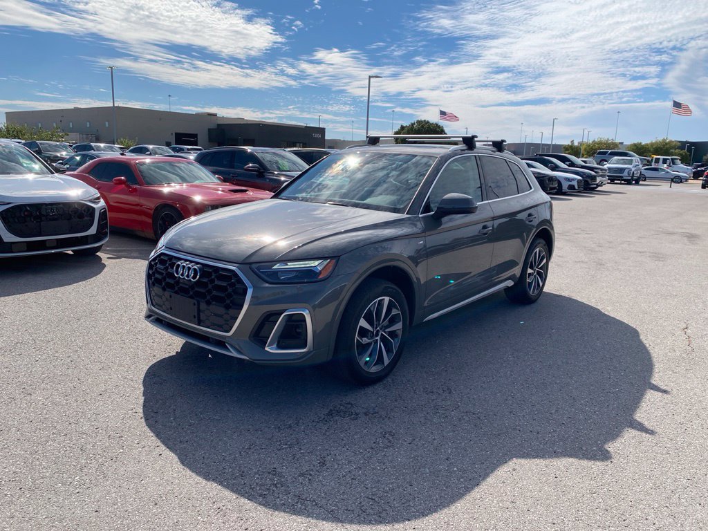Used 2024 Audi Q5 2.0T Premium Plus w/ Premium Plus Package AWD/4WD image 2