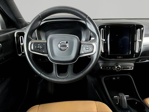 Used 2019 Volvo XC40 T5 Momentum AWD/4WD image 8