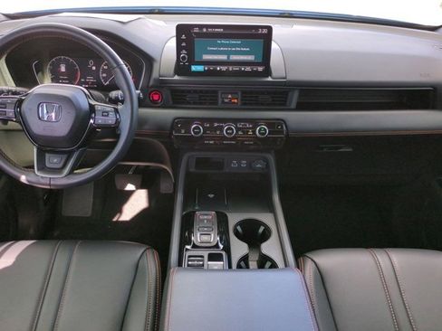 Used 2024 Honda Pilot TrailSport image 15