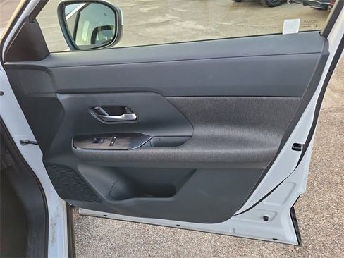 Used 2025 Nissan Kicks SV w/ Interior Electronics Package image 35