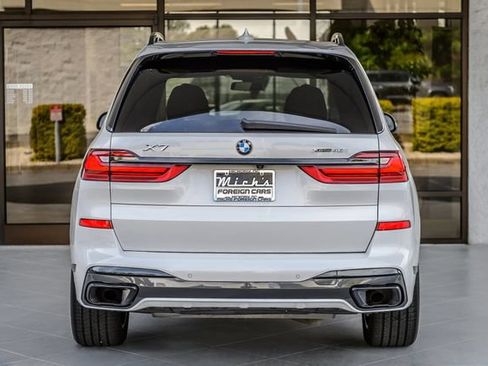 Used 2022 BMW X7 xDrive40i w/ M Sport Package AWD/4WD image 8