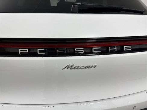 Certified 2023 Porsche Macan Turbo image 19