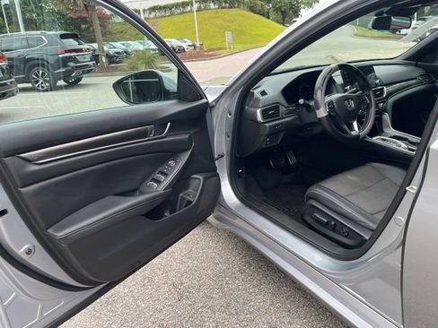 Used 2020 Honda Accord Sport image 4