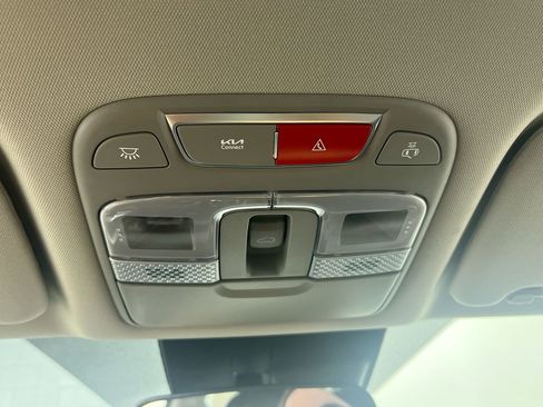 Used 2025 Kia Telluride S image 19