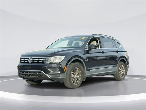 Used 2020 Volkswagen Tiguan SE w/ Panoramic Sunroof Package image 1