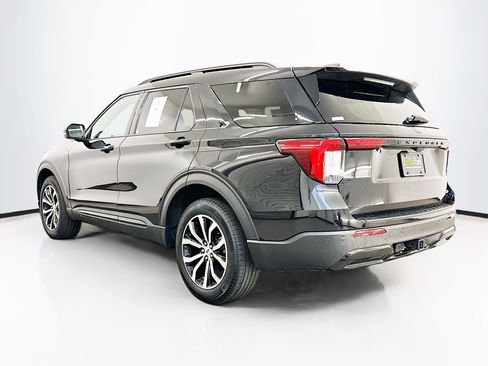 Used 2025 Ford Explorer ST-Line image 5