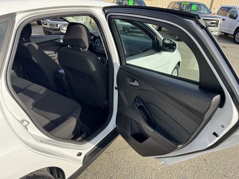 Used 2017 Ford Focus SE image 17