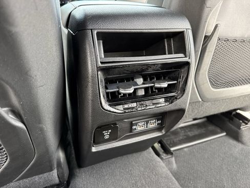 Used 2022 Jeep Grand Cherokee Altitude AWD/4WD image 37