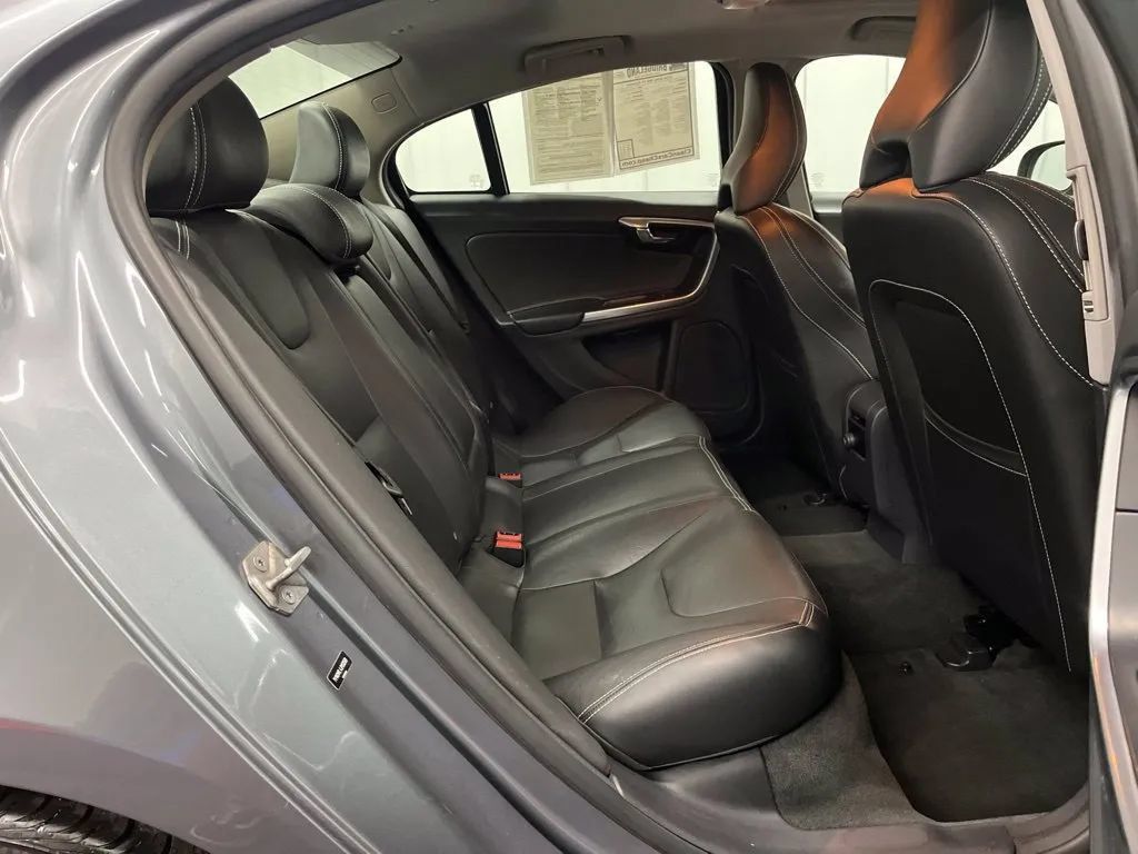Used 2018 Volvo S60 T5 Dynamic w/ Vision Package AWD/4WD image 12