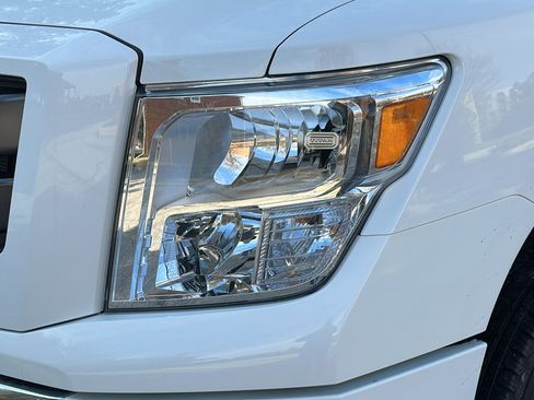 Certified 2024 Nissan Titan SV w/ SV Convenience Package image 4