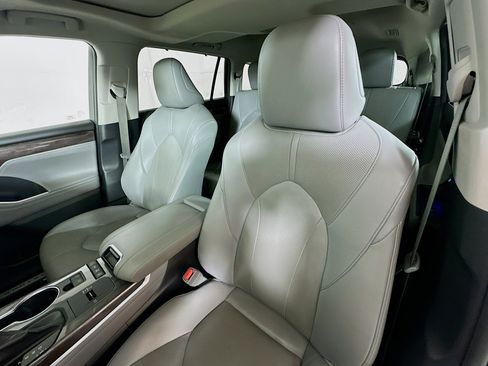 Used 2020 Toyota Highlander Limited AWD/4WD image 20