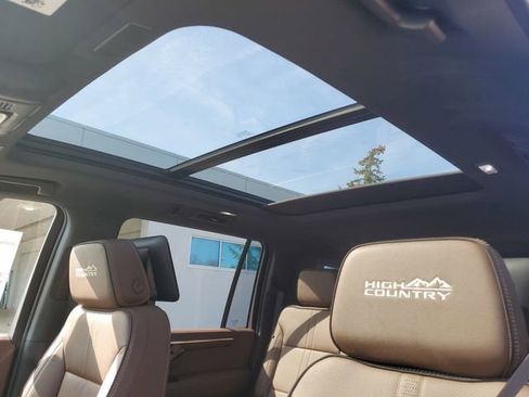 New 2026 Chevrolet Suburban High Country image 18