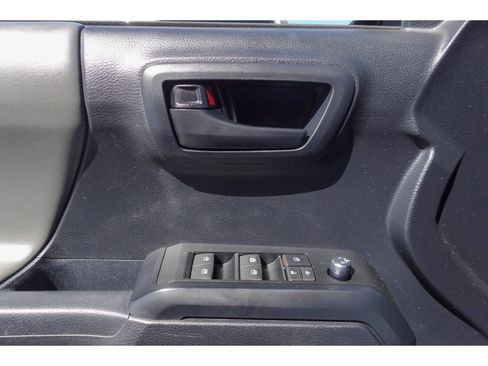 Used 2018 Toyota Tacoma SR w/ SR Convenience Package RWD image 11