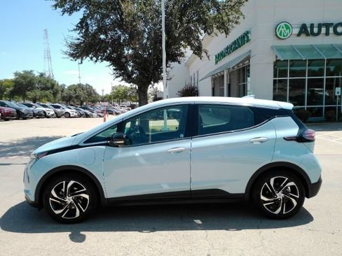 Used 2023 Chevrolet Bolt LT FWD image 12