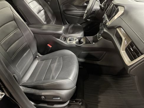 Used 2022 GMC Terrain Denali w/ Denali Premium Package image 14