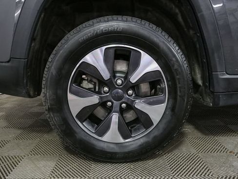 Used 2023 Jeep Grand Cherokee 4WD 4xe w/ Luxury Tech Group II image 16