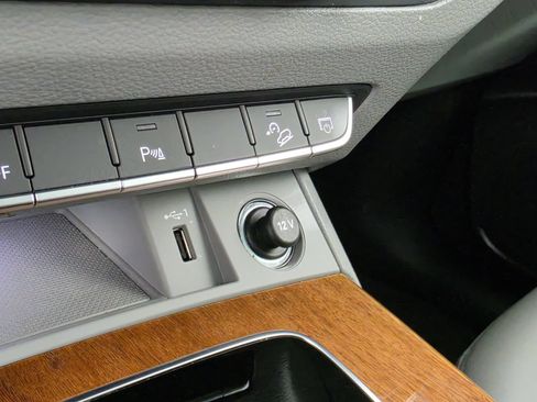 Used 2024 Audi Q5 Premium w/ Convenience Package AWD/4WD image 30