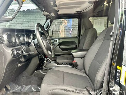 Used 2022 Jeep Gladiator Sport image 32