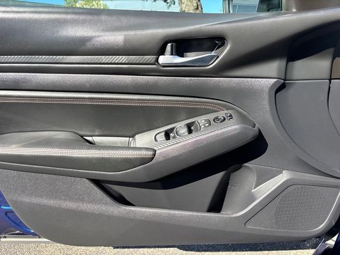 Used 2020 Nissan Altima 2.5 SR FWD image 18