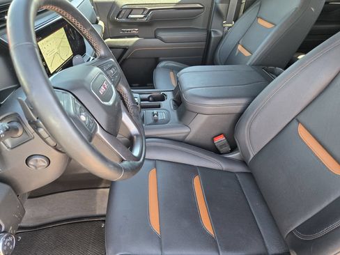 Used 2025 GMC Sierra 1500 AT4 w/ AT4 Premium Package AWD/4WD image 8