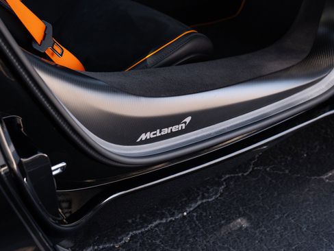 Used 2023 McLaren Artura RWD image 64