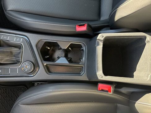 Certified 2024 Volkswagen Tiguan SE R-Line image 27