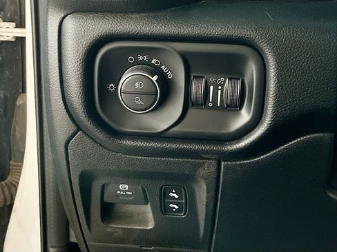 Used 2020 RAM 1500 Laramie w/ Off Road Group AWD/4WD image 10