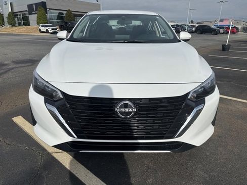 Used 2025 Nissan Sentra SV image 8