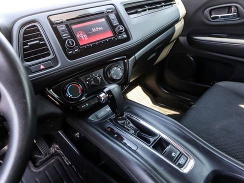 Used 2020 Honda HR-V LX image 25