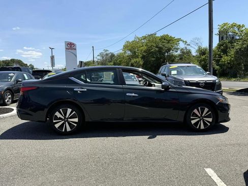 Used 2021 Nissan Altima 2.5 SV FWD image 7