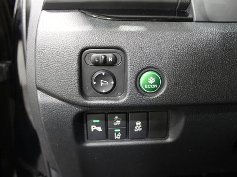 Used 2021 Honda Pilot Touring image 7