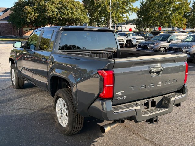 Used 2025 Toyota Tacoma SR5 AWD/4WD image 6