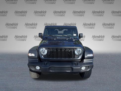 Used 2025 Jeep Wrangler Sport image 3