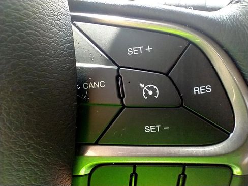 Used 2022 Jeep Renegade Limited image 28