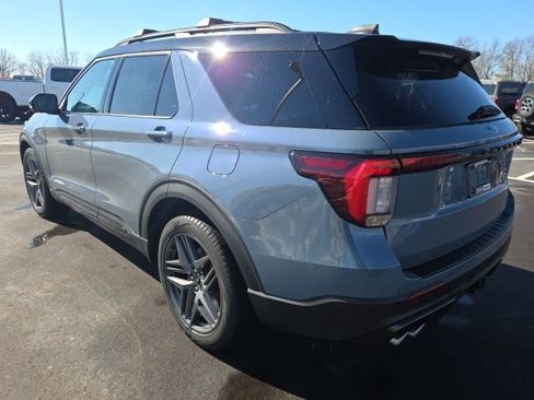 Certified 2025 Ford Explorer ST image 14