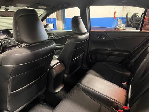 Used 2017 Honda Accord Sport image 17